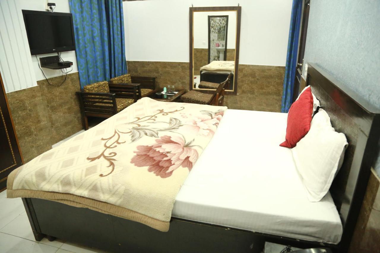 Hotel Diamond Palace Chandigarh Exterior photo