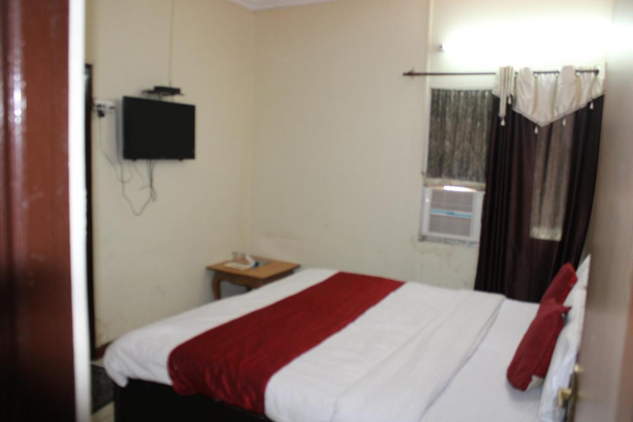 Hotel Diamond Palace Chandigarh Exterior photo